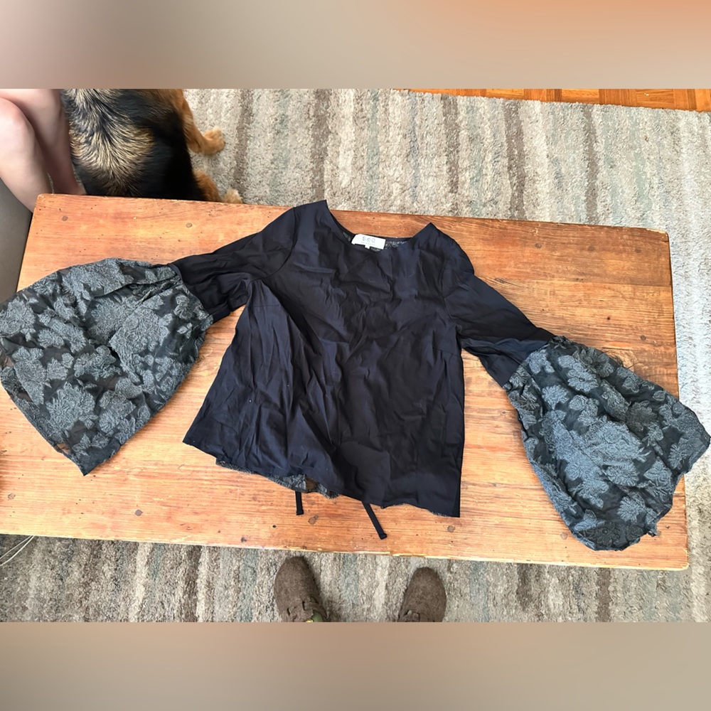 Flattering black shirt